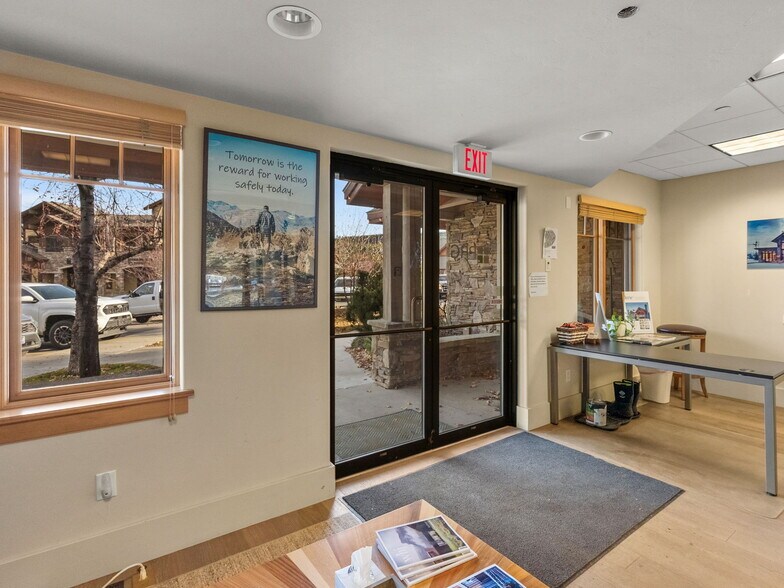 More Photos Of 36 Center Ln, Big Sky Office For Lease