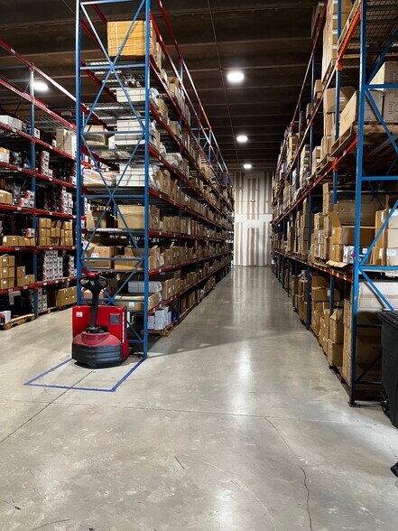 More Photos Of 7851-7863 NW 46th St, Doral Warehouse For Lease