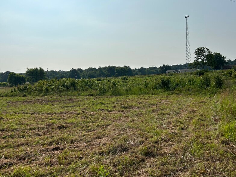 More Photos Of South US Hwy 79/84, Palestine Land For Sale