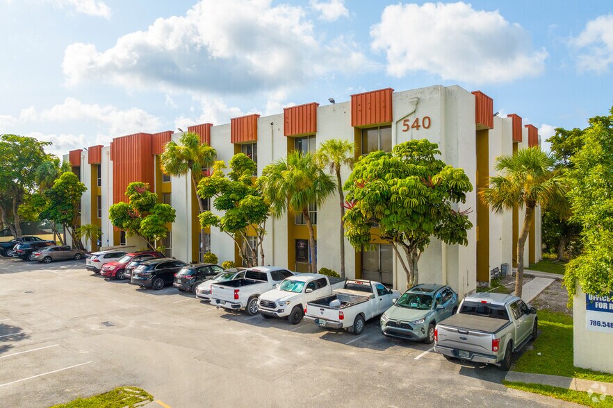 More Photos Of 540 NW 165th St, Miami Office For Lease