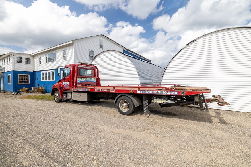 More Photos Of 89 Newton Rd, Plaistow Industrial For Sale