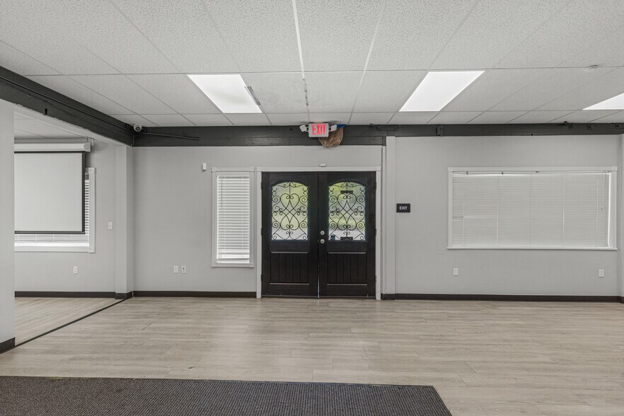 More Photos Of 1113 Castro Way, Sacramento Office For Sale