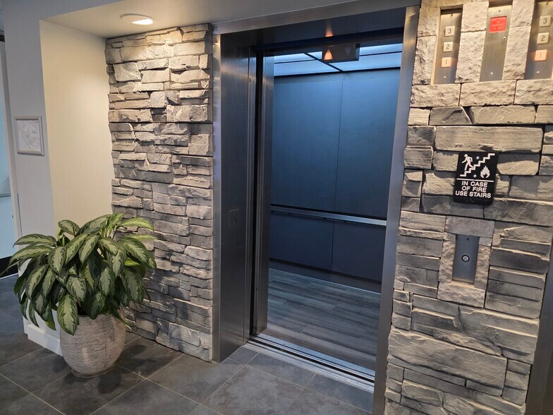 More Photos Of 95 Highland Ave, Bethlehem Office For Lease