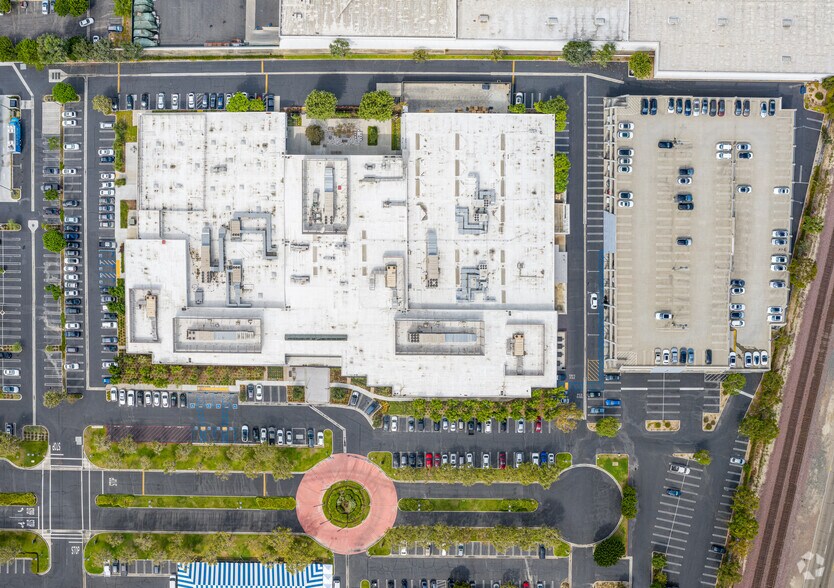 More Photos Of 5515 E La Palma Ave, Anaheim Office For Lease