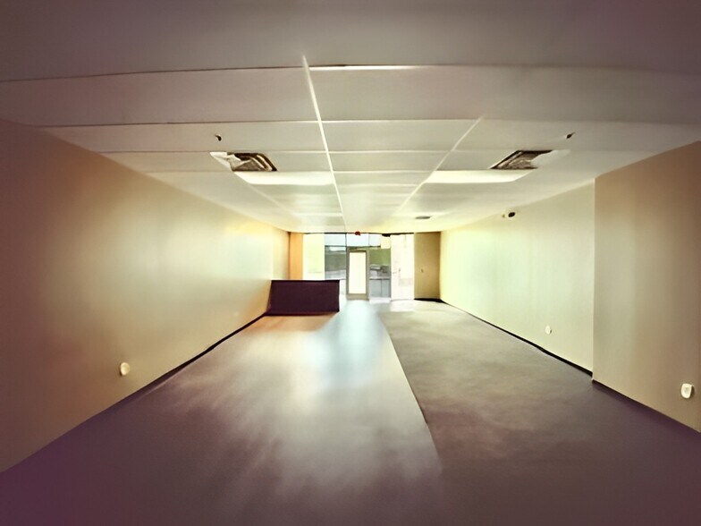 More Photos Of 7014-7048 City Center Way, Fairview Freestanding For Lease