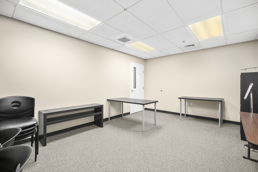 More Photos Of 3310 Shannon Park Dr, Fredericksburg Office For Sale