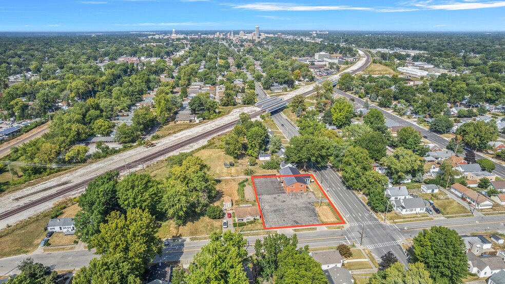 More Photos Of 2445 S 5th St, Springfield Office For Sale