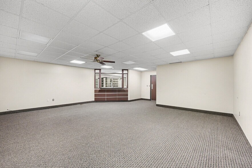 More Photos Of 2609 Electric Ave, Port Huron Medical For Sale