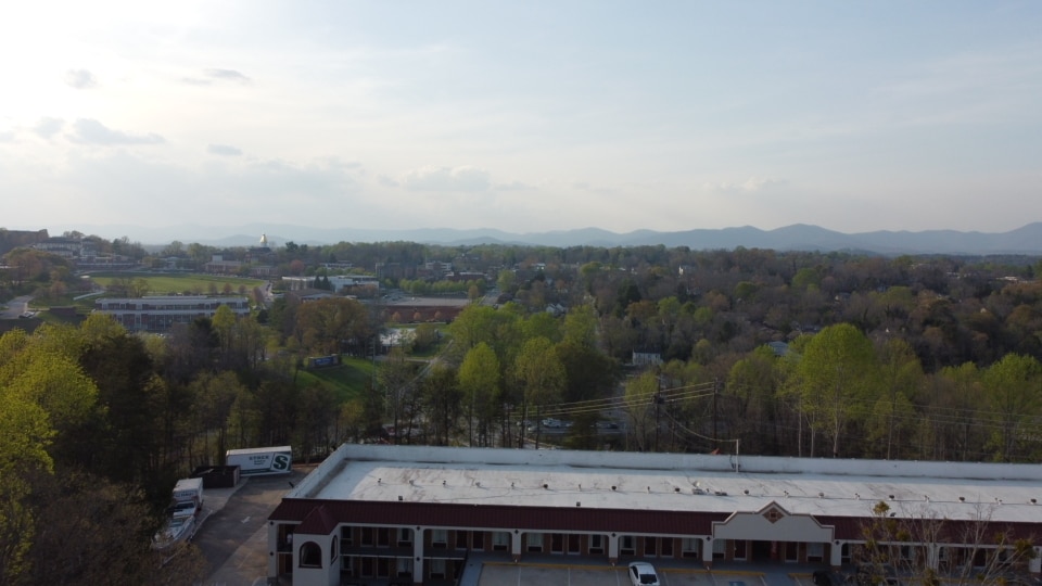 More Photos Of 20 Mountain Dr, Dahlonega Hotel For Sale