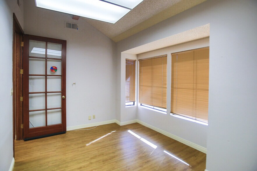 More Photos Of 1810 E 17th St, Santa Ana Medical For Lease