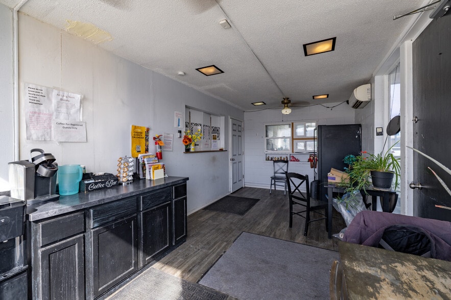 More Photos Of 440 E A St, Casper Hotel For Sale