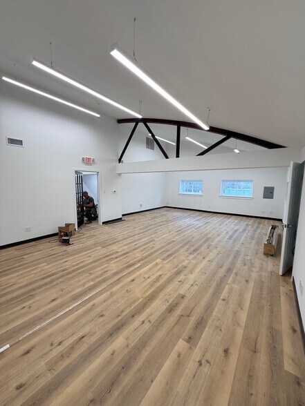 More Photos Of 441 Clover Mill Rd, Exton Self Storage For Lease