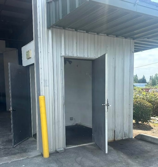 More Photos Of 3804 132nd Pl NE, Marysville Warehouse For Lease