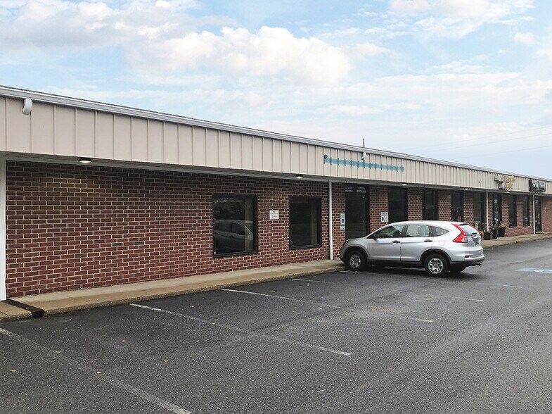 Primary Photo Of 20 Liberty Rd, Sykesville Storefront For Lease