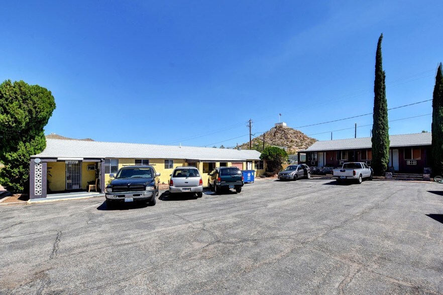 More Photos Of 115 W Gaviland St, Searchlight Hotel For Sale