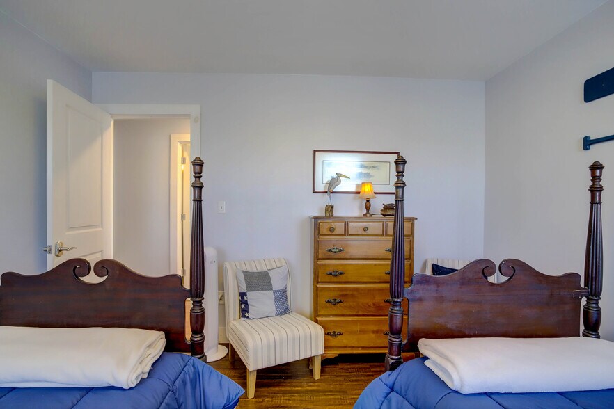 More Photos Of 3691 Main St, Chincoteague Marina For Sale