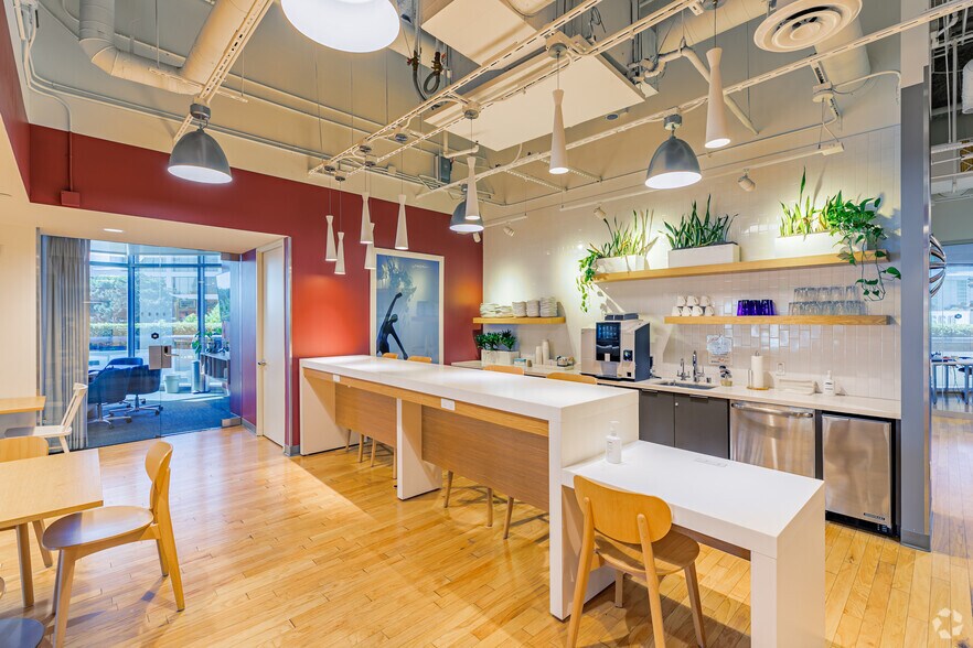 Photo of 1st Floor Ste Coworking No Reserve