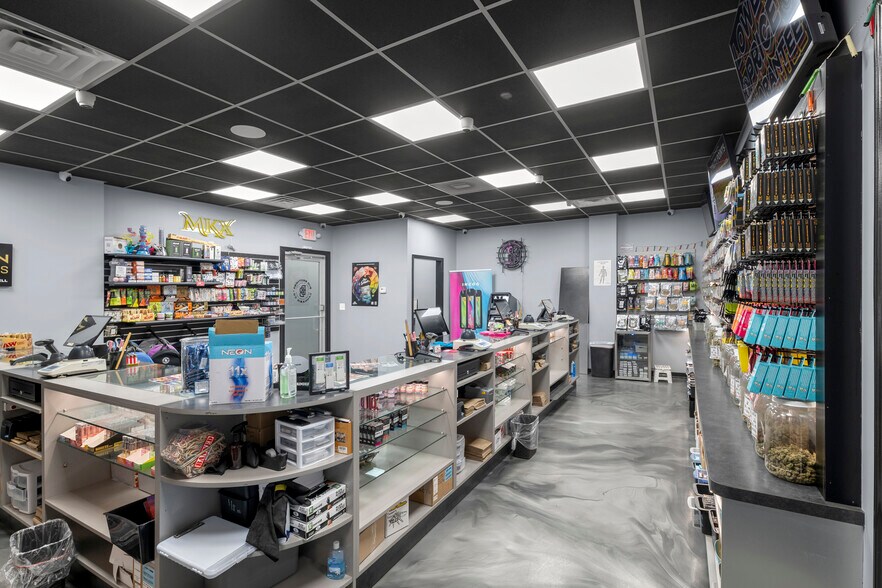 More Photos Of 411 Lafayette Ave, Bay City Fast Food For Sale