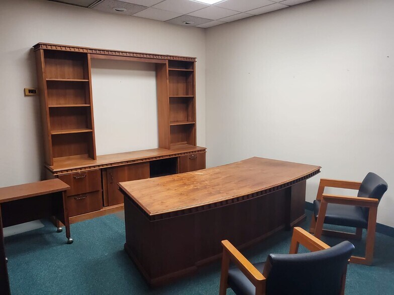 More Photos Of 1750 NE 8th St, Homestead Bank For Sale