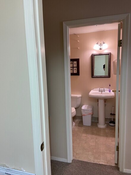 More Photos Of 6644 E Tanque Verde Rd, Tucson Unknown For Lease