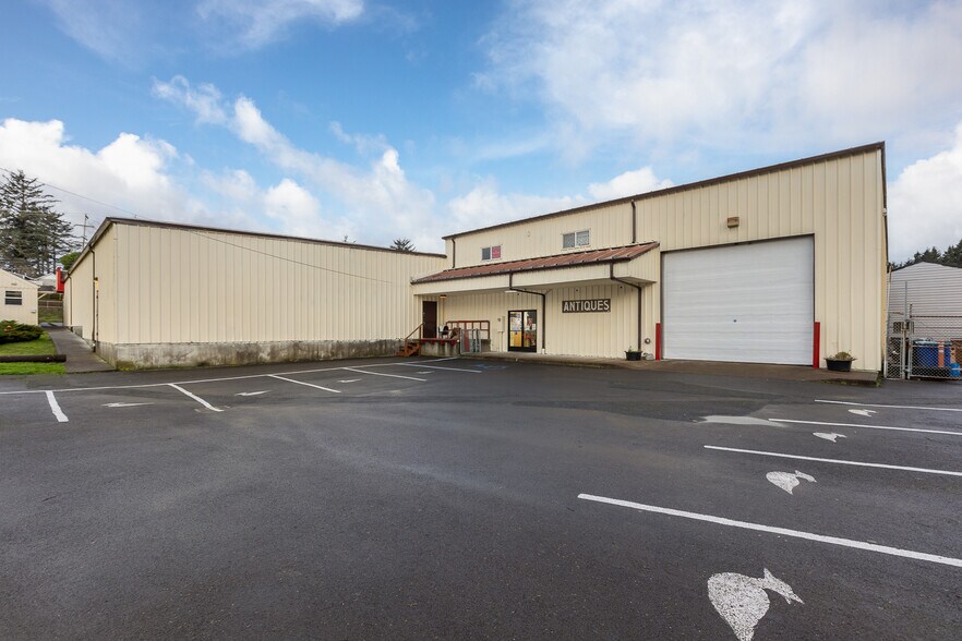 More Photos Of 3128 Ne Highway 101, Lincoln City Storefront For Sale