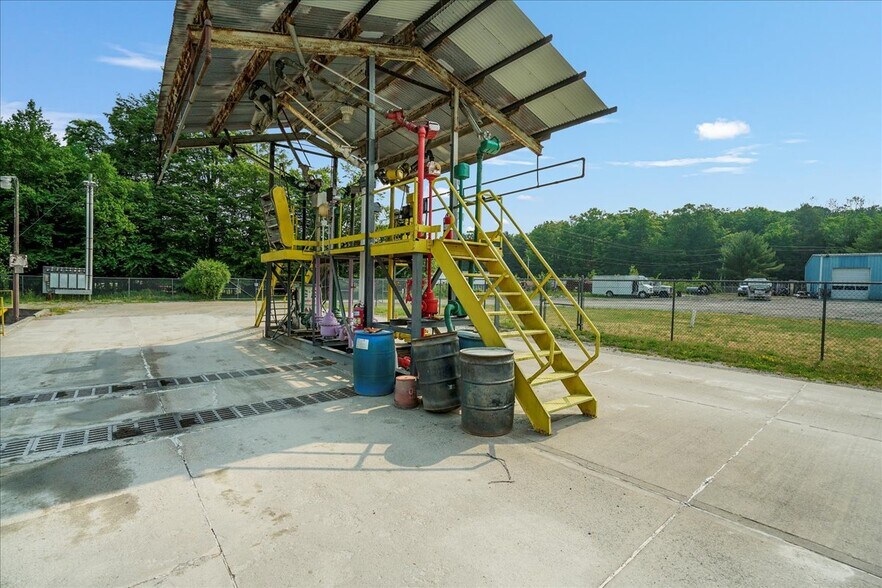 More Photos Of 85 Kaufman Rd, Monticello Distribution For Sale