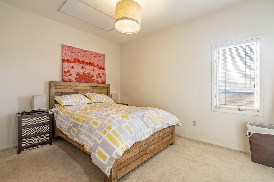 More Photos Of 27556 I 25 East Frontage Rd, Santa Fe Light Distribution For Sale