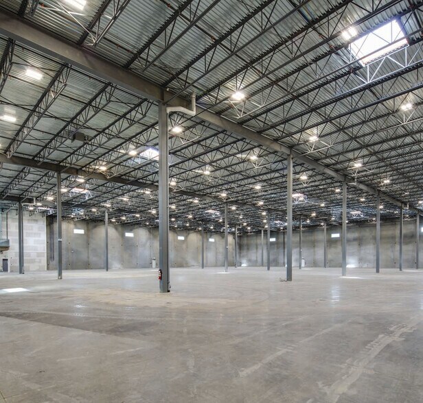 More Photos Of 325 Silver Stream Rd, Kamloops Warehouse For Lease