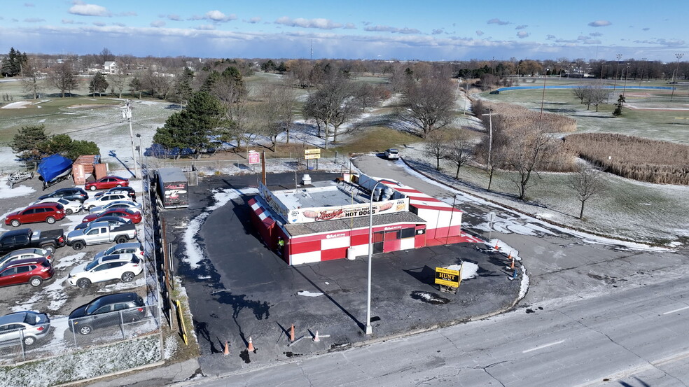 Primary Photo Of 69 Grand Island Blvd, Tonawanda Fast Food For Lease