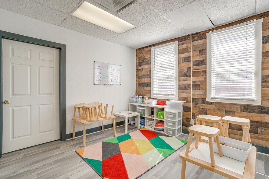 More Photos Of 1434 N Main St, Fort Worth Storefront Retail Office For Lease