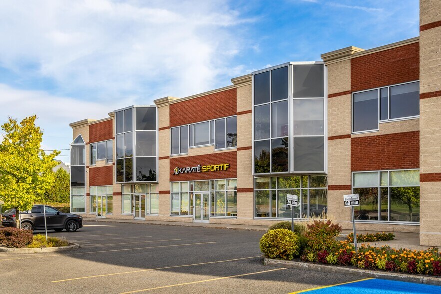 More Photos Of 6700 Boul Pierre-Bertrand, Québec Office For Lease