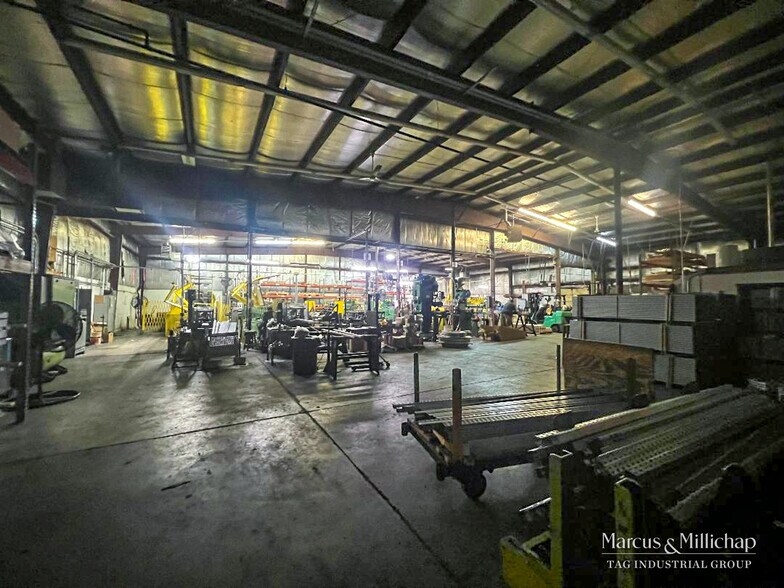 More Photos Of 6560 Revlon Dr, Belvidere Warehouse For Sale