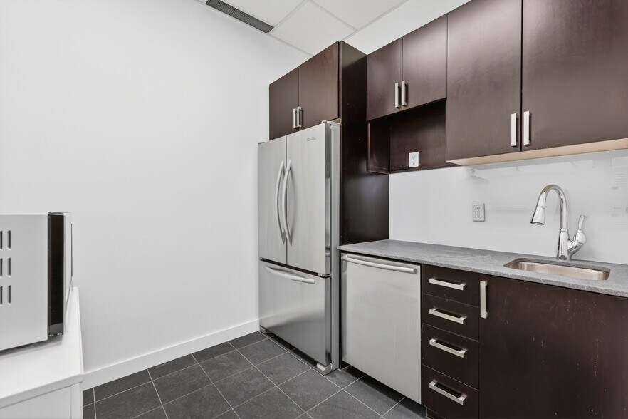 More Photos Of 888 4th Ave SW, Calgary Office For Sale