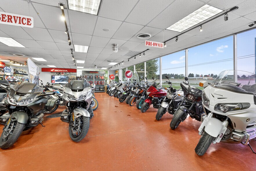 More Photos Of 2350 Dairy Rd, Lancaster Auto Dealership For Lease