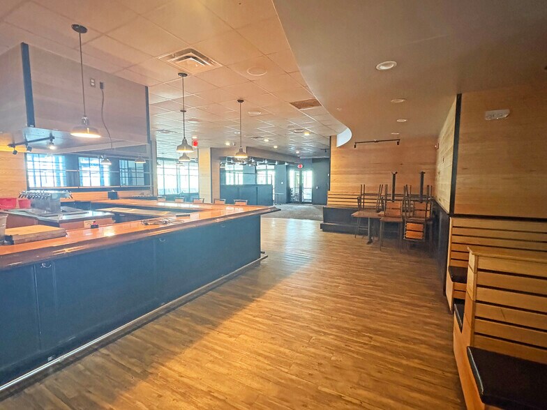 More Photos Of 725 Broadway, South Portland Restaurant For Sale