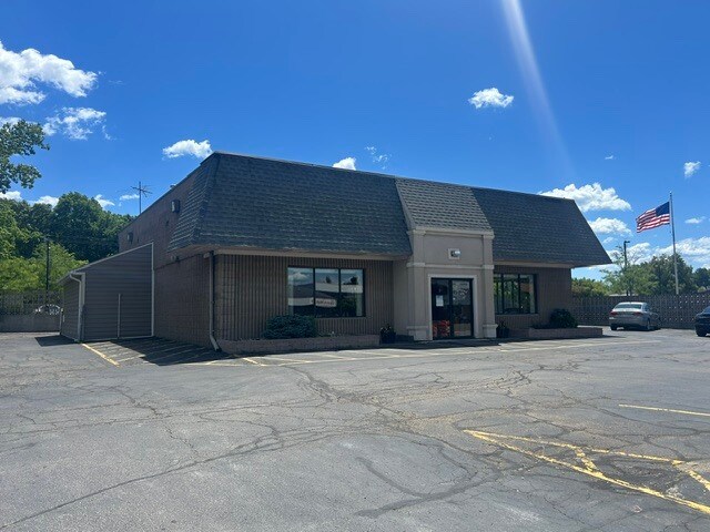 More Photos Of 3707 30th Ave, Kenosha Restaurant For Sale