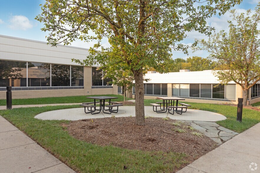 More Photos Of 4451 Brookfield Corporate Dr, Chantilly Office For Lease