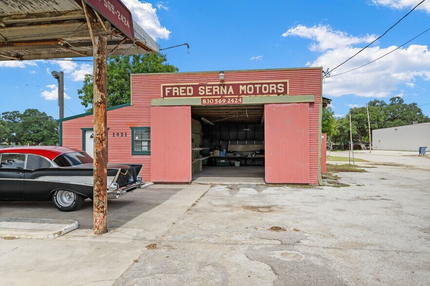 More Photos Of 1421 2nd St, Pleasanton Auto Repair For Sale