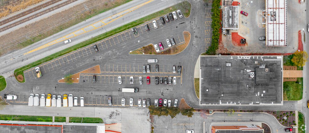 More Photos Of 5940 W Touhy Ave, Niles Medical For Lease