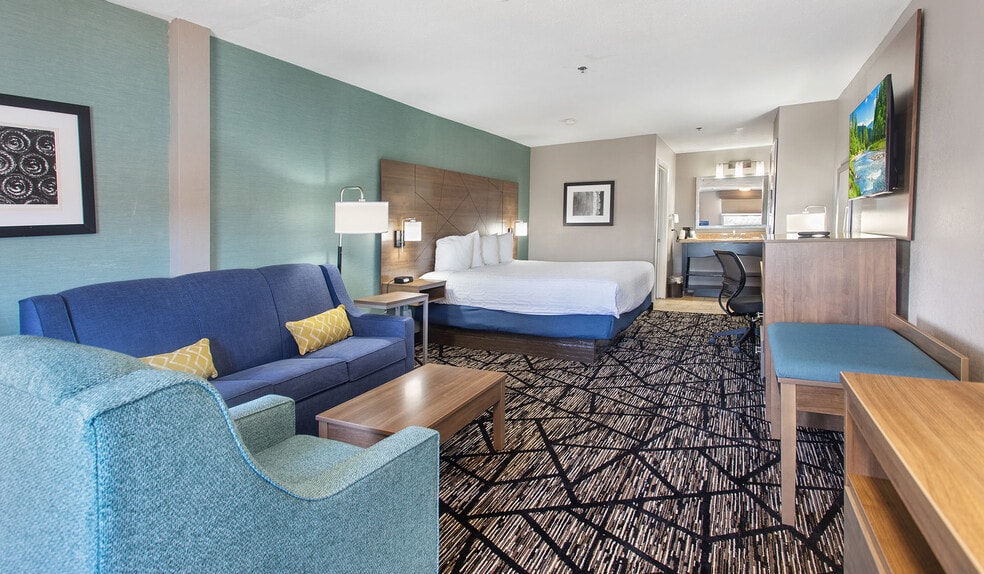 More Photos Of 201 W Hill Park Cir, Huntsville Hotel For Sale