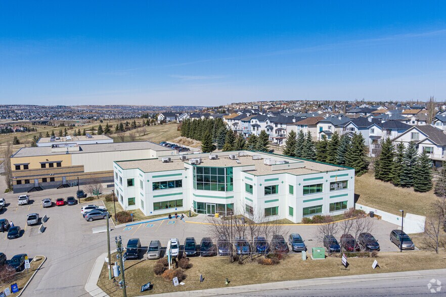 More Photos Of 200 Country Hills Land NW, Calgary Office For Sale