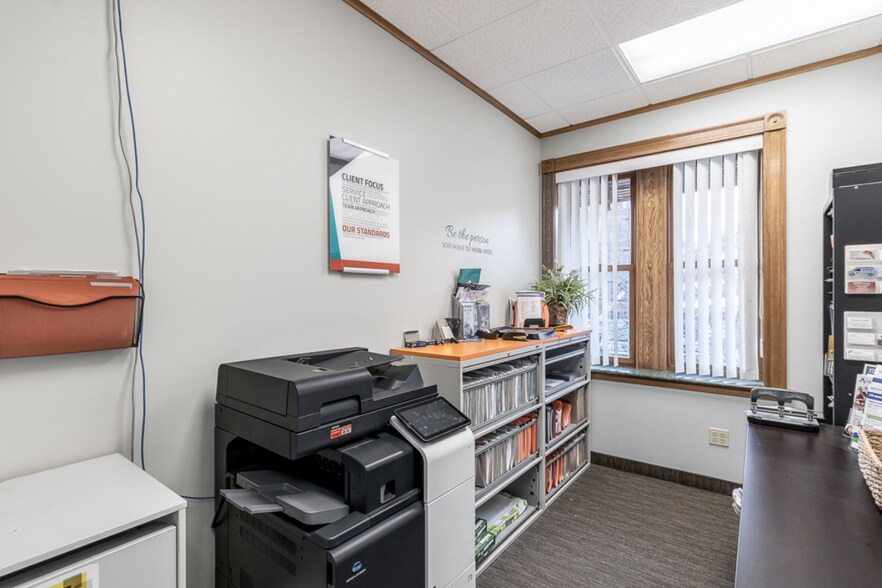 More Photos Of 112-142 S Riverfront Dr, Mankato Office For Lease