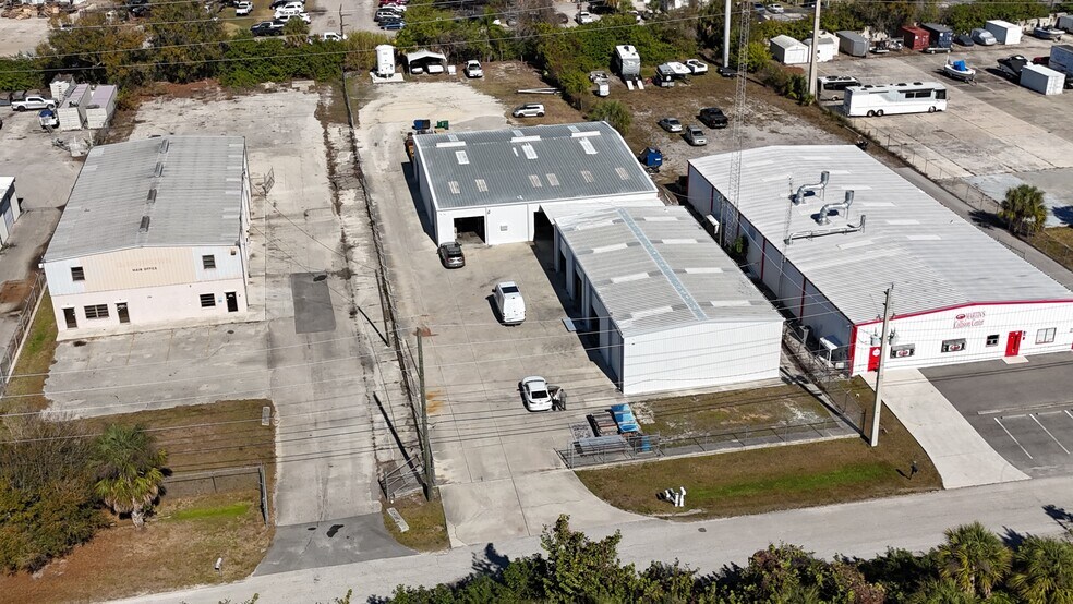 More Photos Of 170 Rich St, Venice Warehouse For Sale