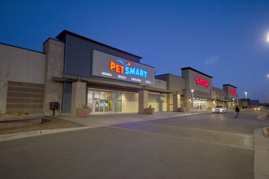 Primary Photo Of 6450 N Desert Blvd, El Paso Department Store For Lease