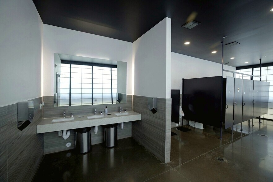 More Photos Of 450 N 1500 W, Orem Office For Lease