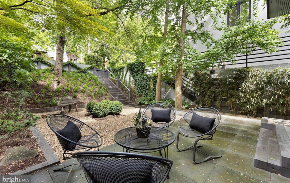 More Photos Of 5169 Macarthur Blvd NW, Washington Office Residential For Lease