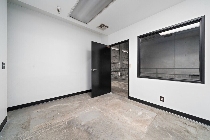 More Photos Of 7100 Village Dr, Buena Park Warehouse For Sale