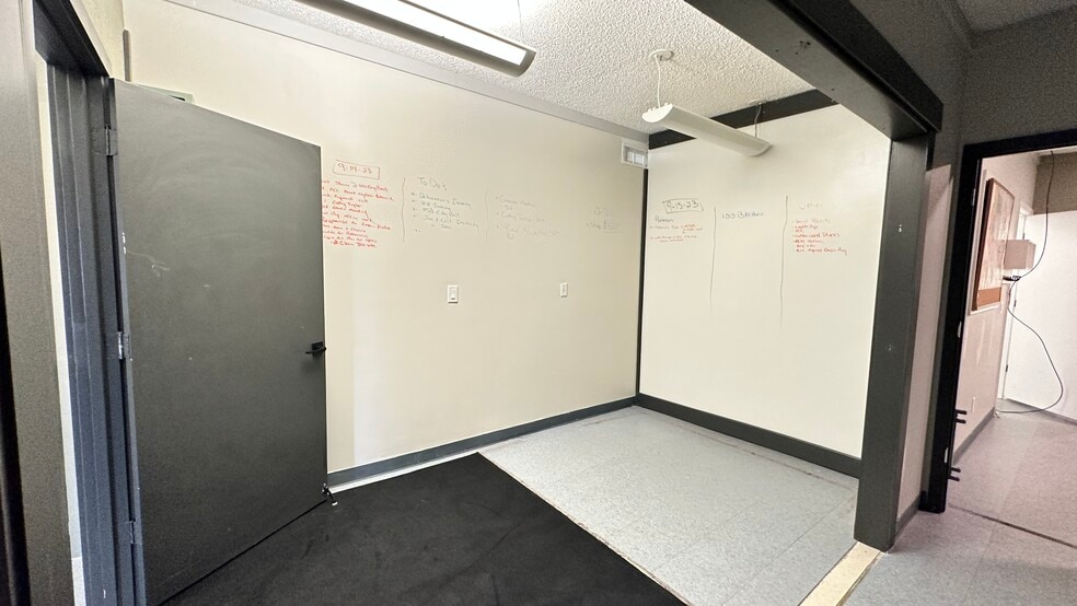 More Photos Of 4119 W FM 2147, Cottonwood Shores Storefront Retail Office For Lease