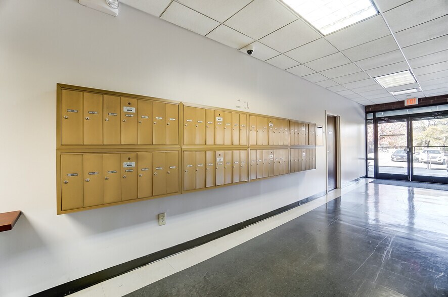 More Photos Of 9635 Southern Pine Blvd, Charlotte Coworking Space