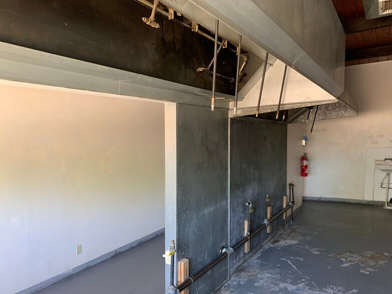 More Photos Of 170 N Main St, Florence Restaurant For Sale